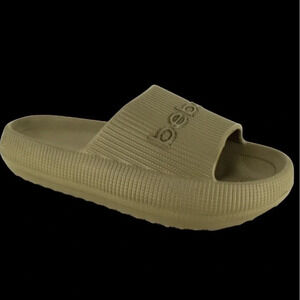 Bebe Malaga Olive 🫒 foam slides  Sz 10